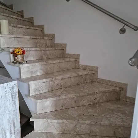 Habitación en casa particular Cheerful Roof Flat In A Private German Style House *