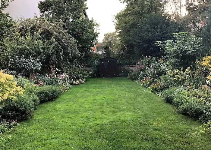 Cheerful Roof Flat In A Private German Style House Accommodatie bij particulieren *