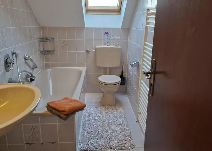 Cheerful Roof Flat In A Private German Style House Accommodatie bij particulieren Mannheim